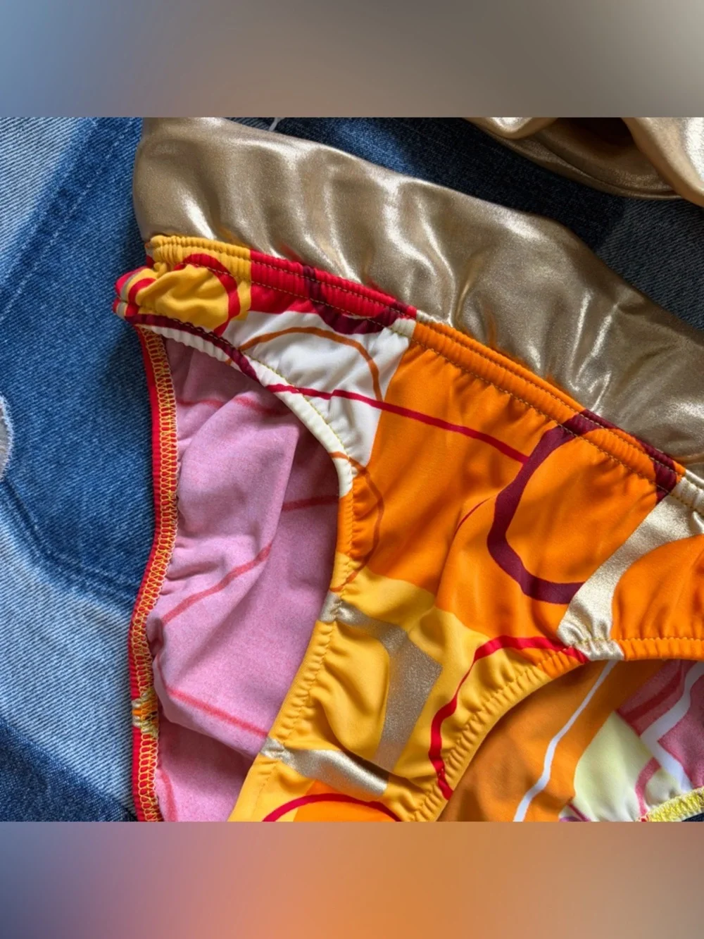 Bikini - Picture 4 of 5